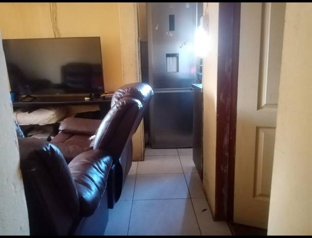 2 BEDROOM HOUSE FOR SALE IN RONDEBULT